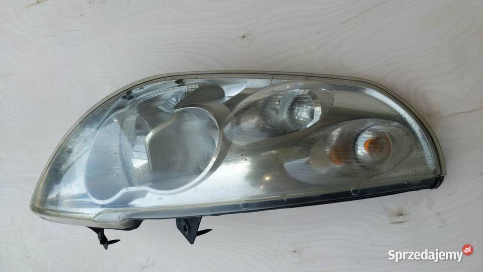 Renault Master 3 reflektor prawy przód kompletny mazowieckie Wólka Brzózka