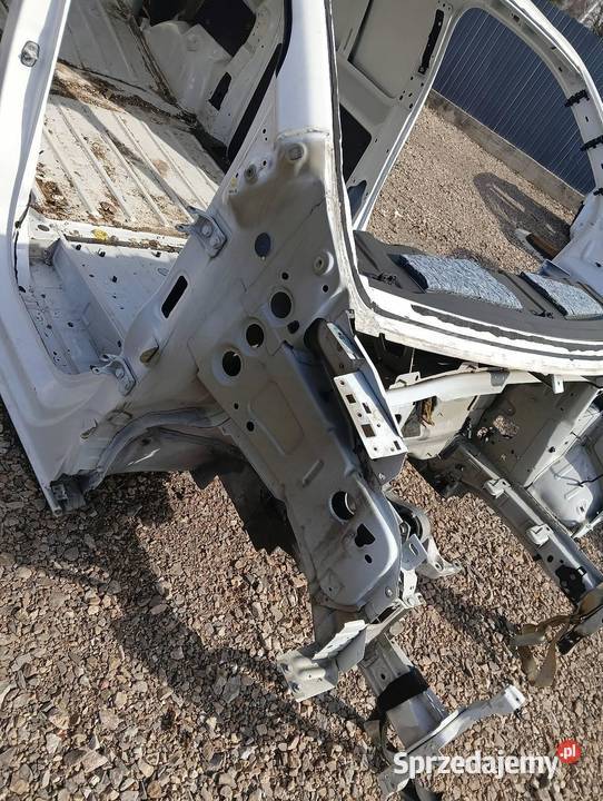 ELEMENT CIĘTY KAROSERII PODŁÓŻNICA PRAWA PRZÓD świętokrzyskie sprzedam