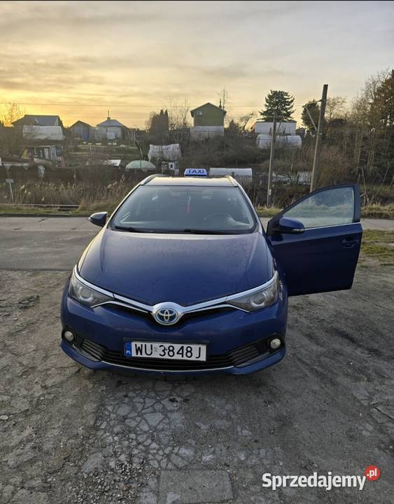 Toyota auris 2 hybrydalpg taxi 136KM sprzedam