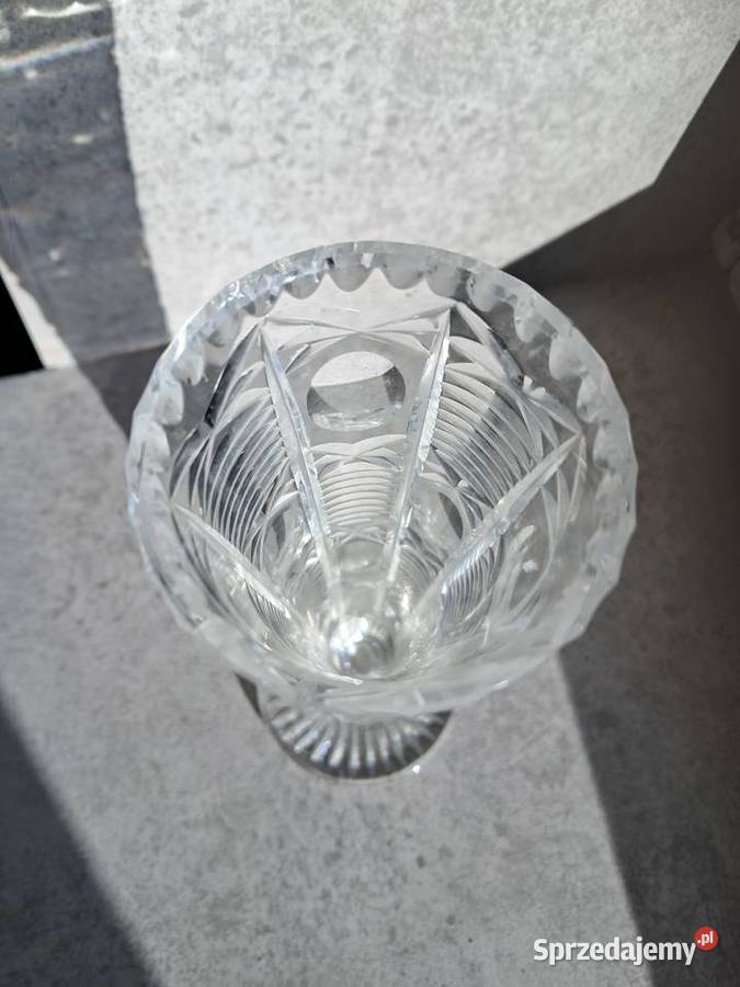 kryształowy wazon z prlu stan wys 18 śr podstawy Porcelana i szkło Antyki, Sztuka, Kolekcje Sandomierz