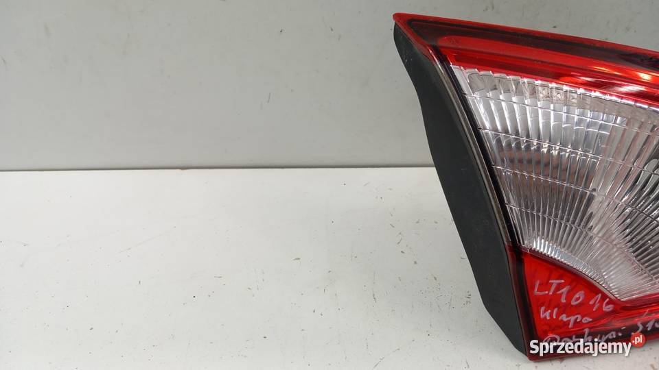 NISSAN QASHQAI J10 LIFT LAMPA TYŁ LEWA W KLAPĘ Zbierkowo