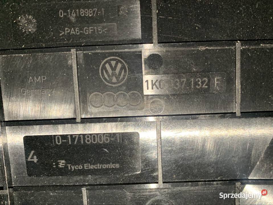 1K0937132F pokrywa skrzynki bezpieczników vw Szczecin