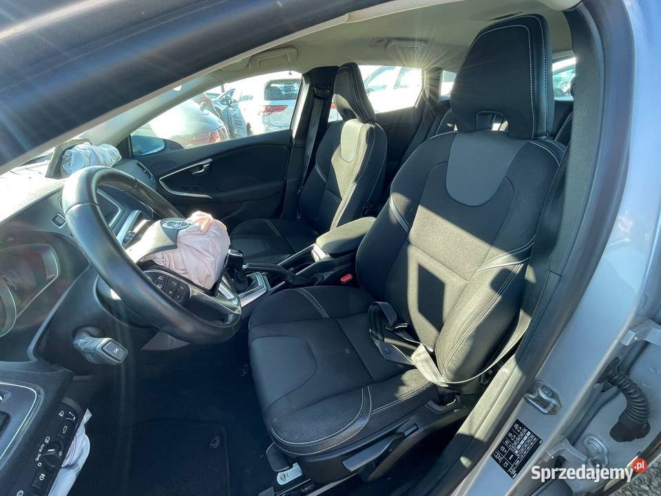 VOLVO V40 16 T2 120 Momentum Effektiv Line DQ275 pomorskie