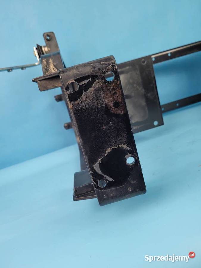 CASE IH PUMA 145 12r WSPORNIK MASKI 84485123 Kabina i karoseria Kolno