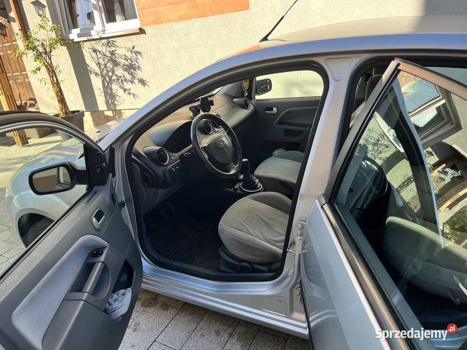 Ford Fiesta MK VI Ghia srebrny metalik 13 Siemianowice Śląskie