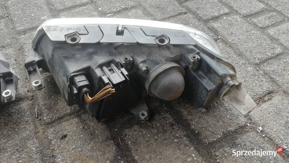 Reflektor lewyprawy Volkswagen Passat b5 lift osobowe Tarnowskie Góry