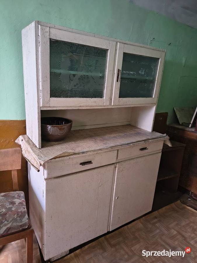 Biały kredens z PRLu Tarnów