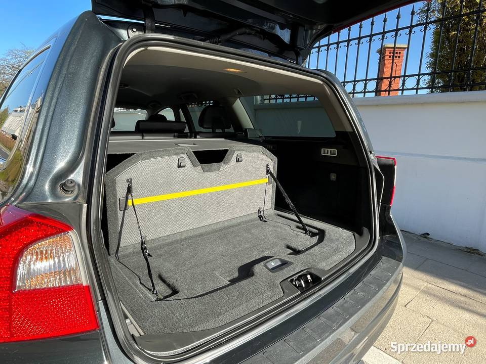 VOLVO V70 2013 D4 ZADBANE nieuszkodzony Chylice