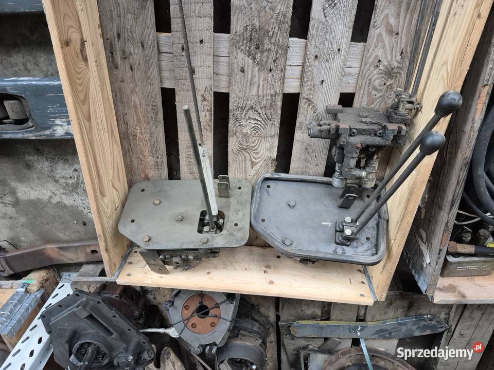 Rozdzielacz hydrauliczny z klamra bez do tura Turek