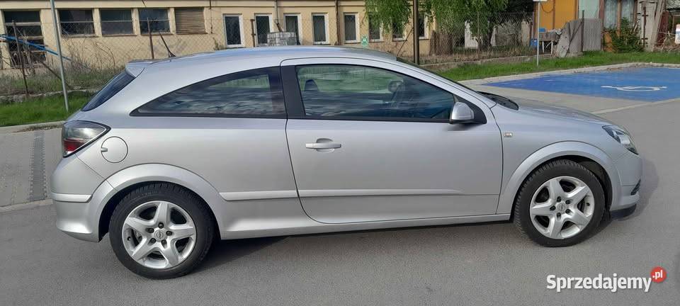 Opel Astra H GTC 16 benzyna