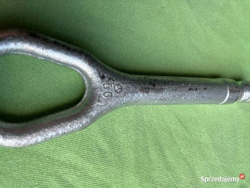 Ucho hak wkrętka holownicze Mercedes Aklasa Nieżywięć