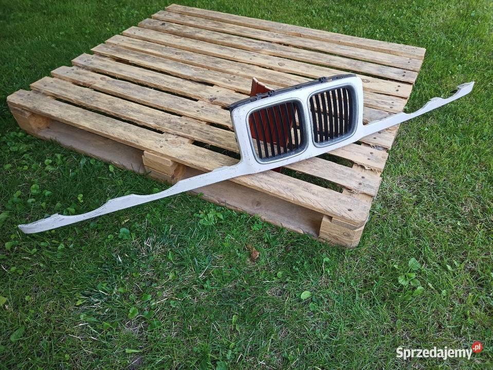 BMW E34 grill atrapa przednia nerki przedlift osobowe Sieradz