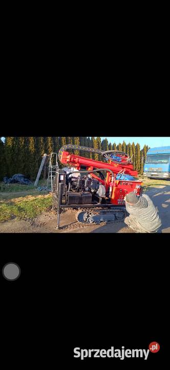Wiertnica do studni hydrauliczna samojezdna