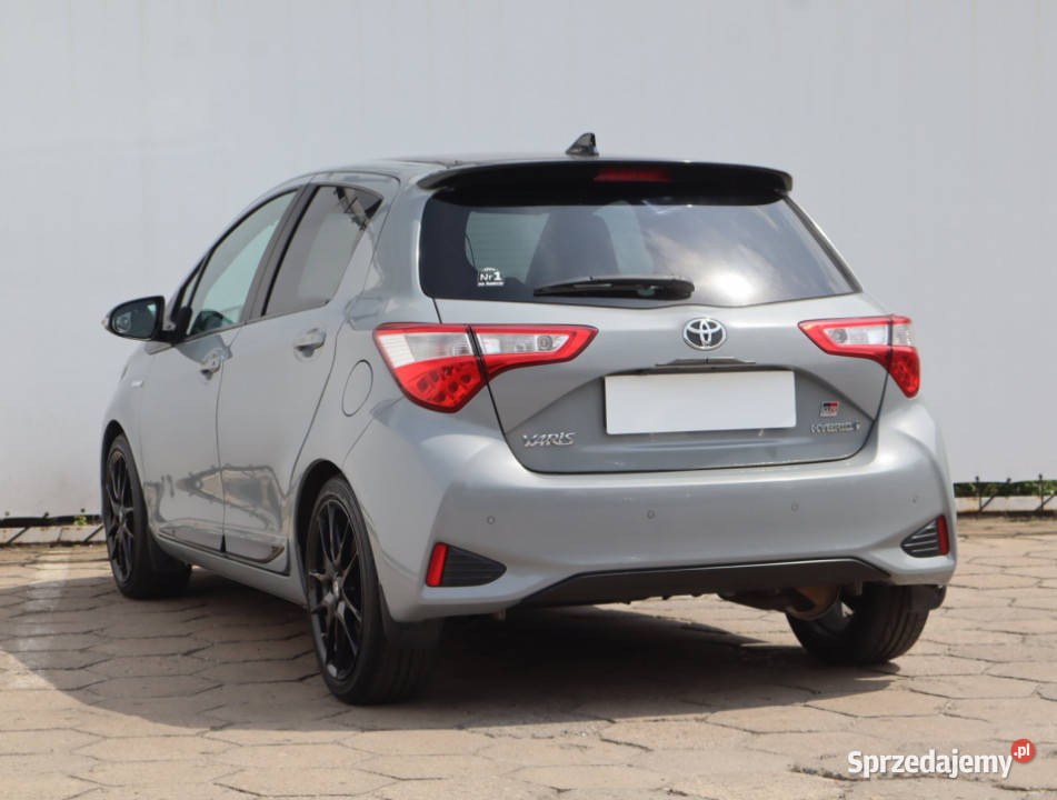 Toyota Yaris 15 Hybrid tempomat