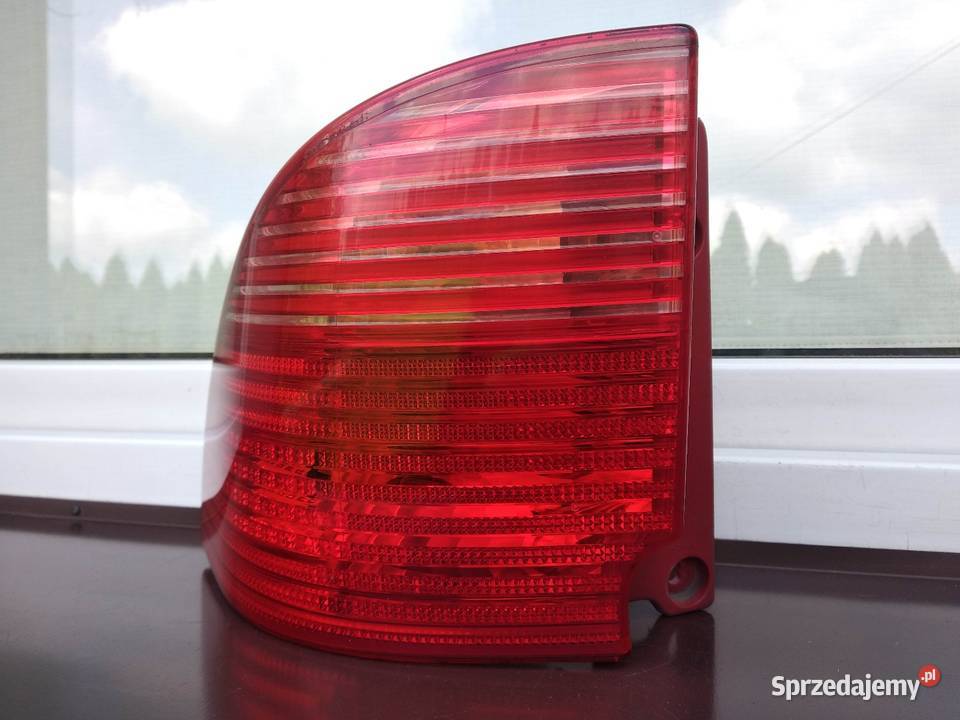 Saab 95 kombi lampa tył tylna lewa w błotnik osobowe Sieradz
