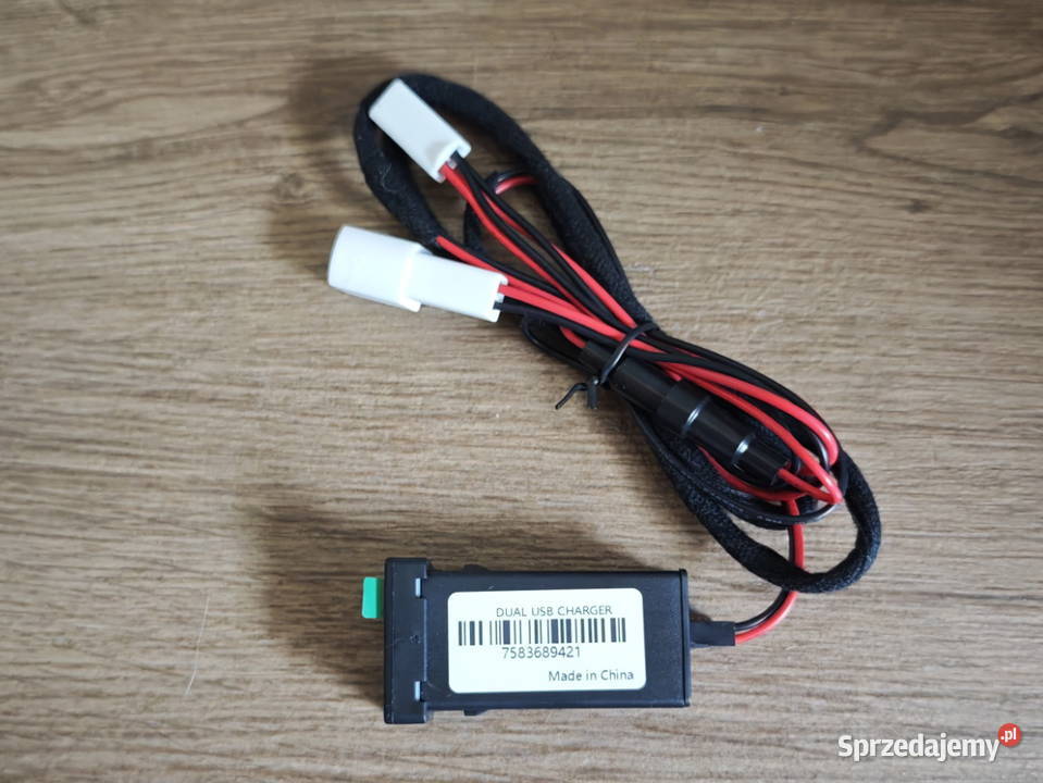 Ładowarka USB voltomierz TOYOTA Camry Land