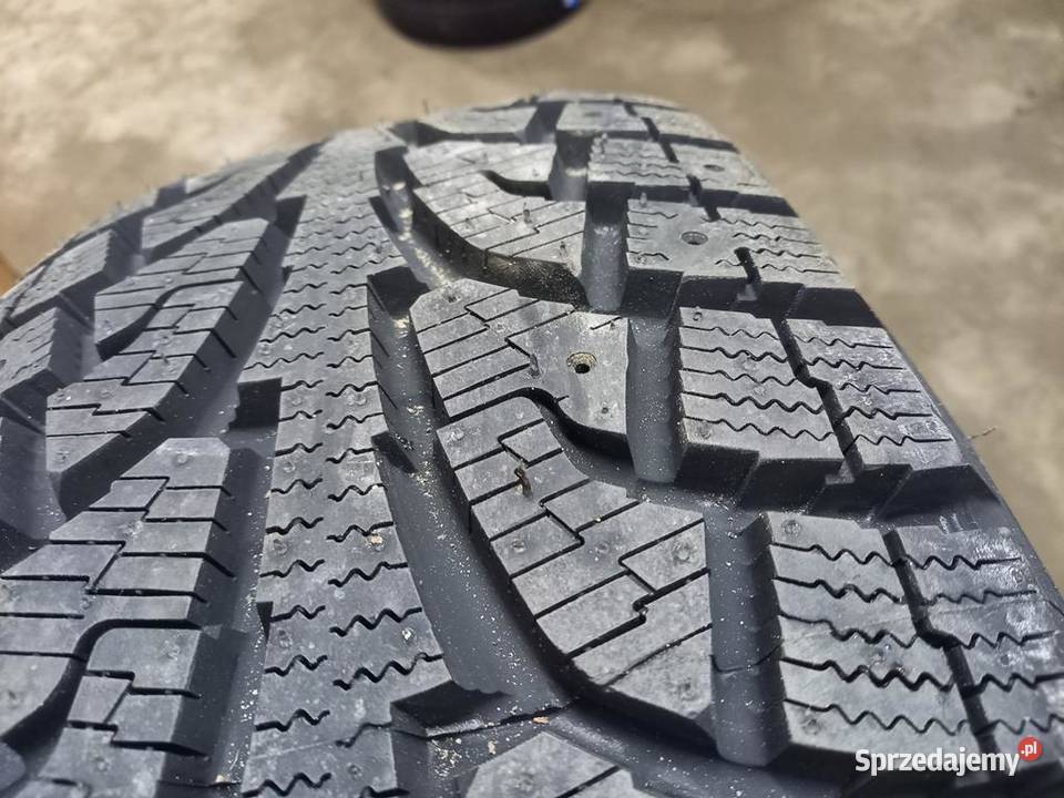 2x Opona NIEUŻYWANA ZIMOWA 23560R17 HANKOOK 319 Zaścianki