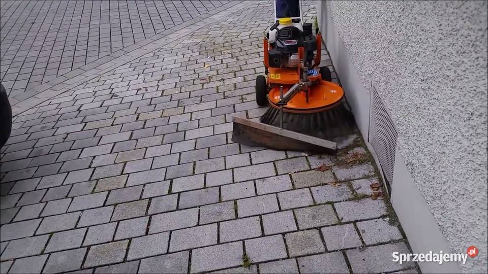 Szczotka do chwastów pchana marki Michaelis