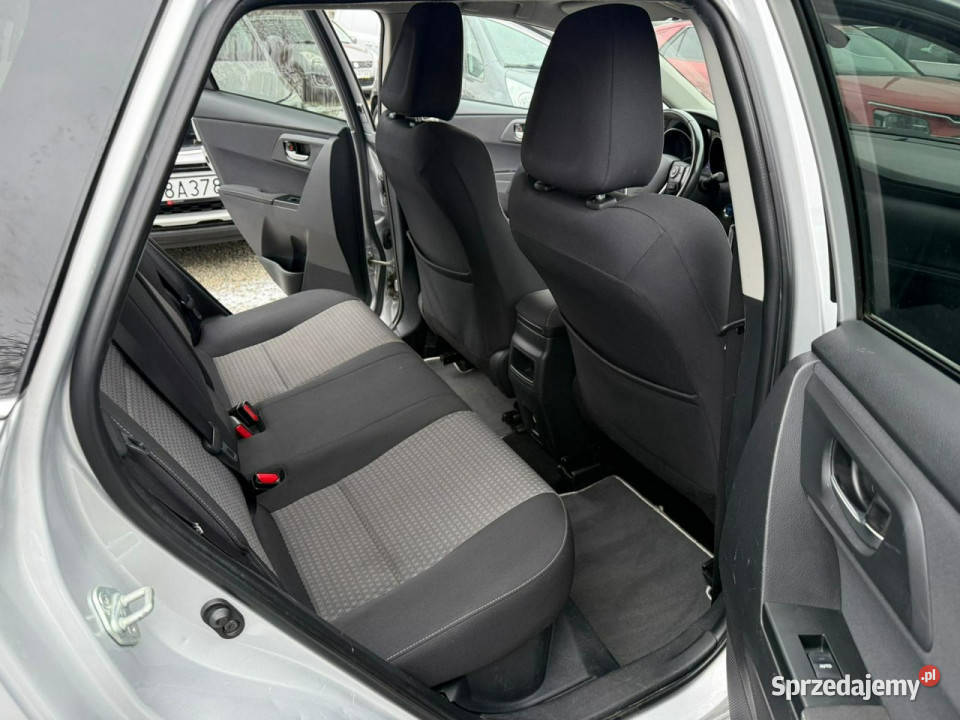 Toyota Auris hybryda navi automat gwarancja II Auris wielkopolskie Zbąszyń