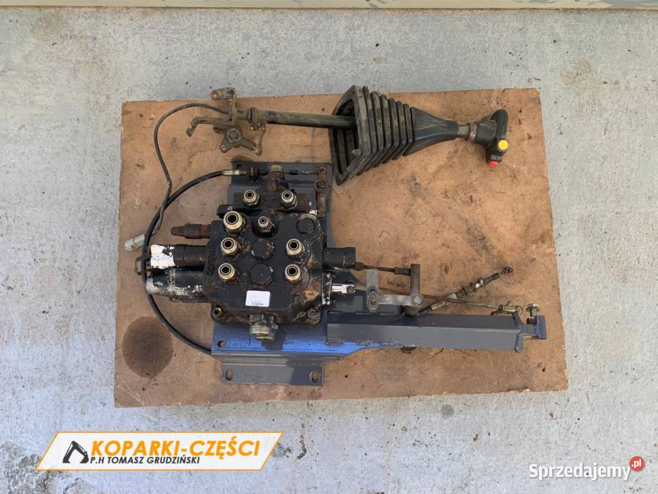 Rozdzielacz przedni Husco z rękojęscią Holland Kosakowo