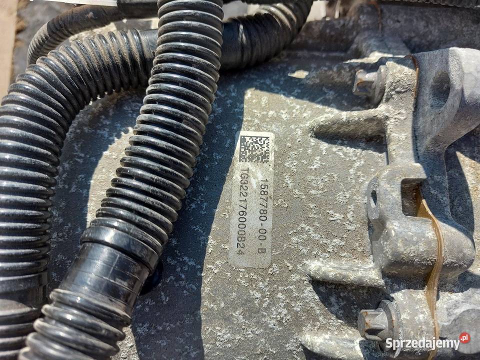 TESLA MODEL Y 2022r SILNIK ELEKRTYCZNY TYŁ osobowe sprzedam