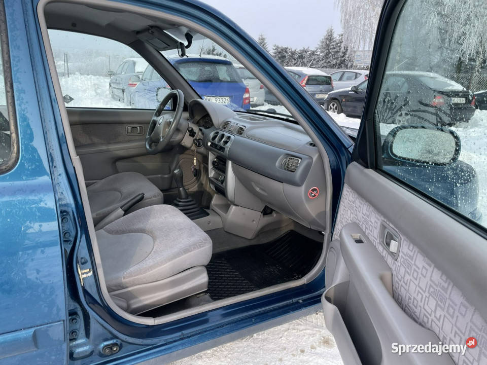 Nissan Micra 10 Benzyna 2001r Z Sprawną 60KM Warszawa sprzedam
