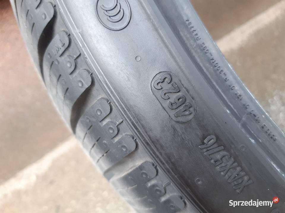 Komplet opon Pirelli P ZERO Winter 28530 R22 101 zima