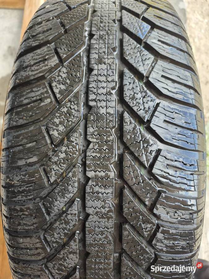 Opona zimowa Semperit 2356016