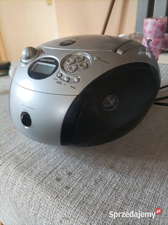 Grundig RCD 1440 USB radiomagnetofon z CD MP3