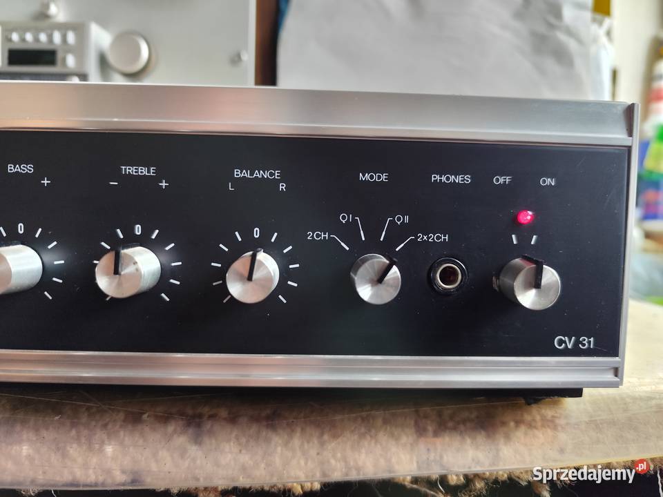 kwadrofoniczny wzmacniacz DUAL CV31