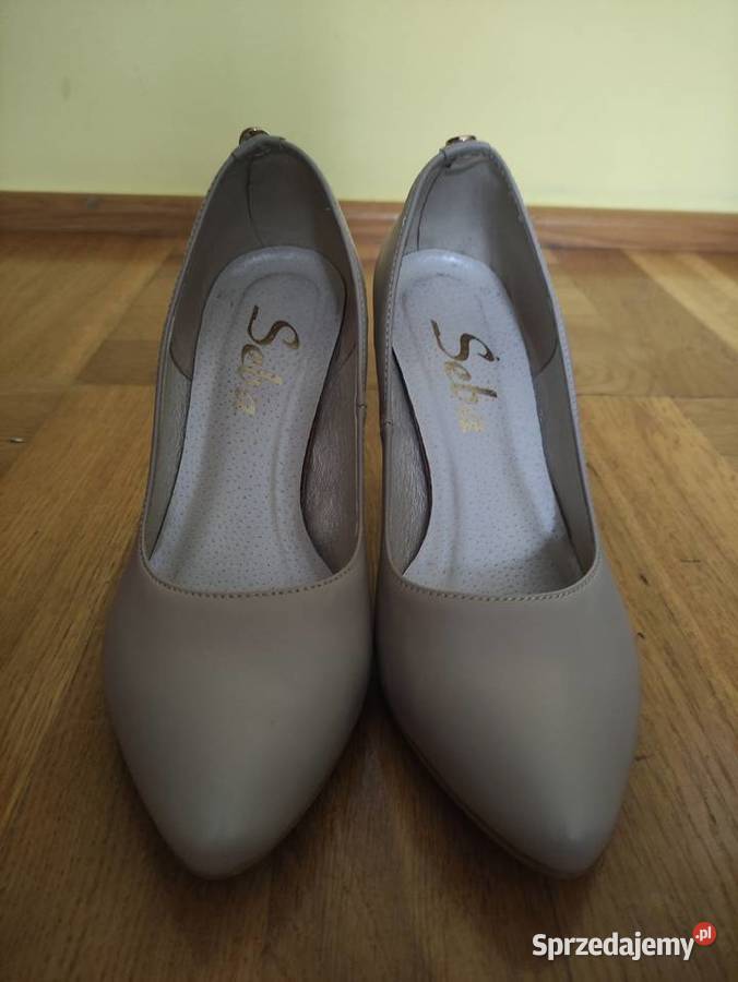 Sprzedam skórzane szpilki w kolorze beżowym mazowieckie Przasnysz sprzedam