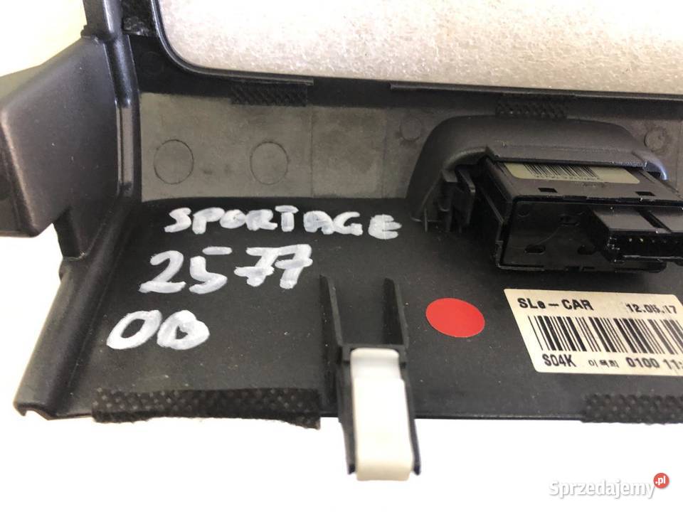 OSŁONA RAMKA RADIA U097813810 KIA SPORTAGE III Wyposażenie wnętrza
