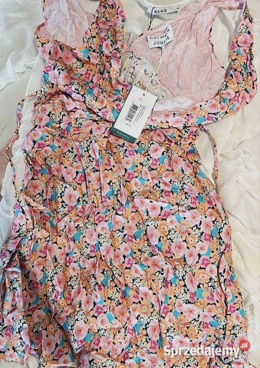 Nowa odzież z metkami na sztuki idealne na Turek