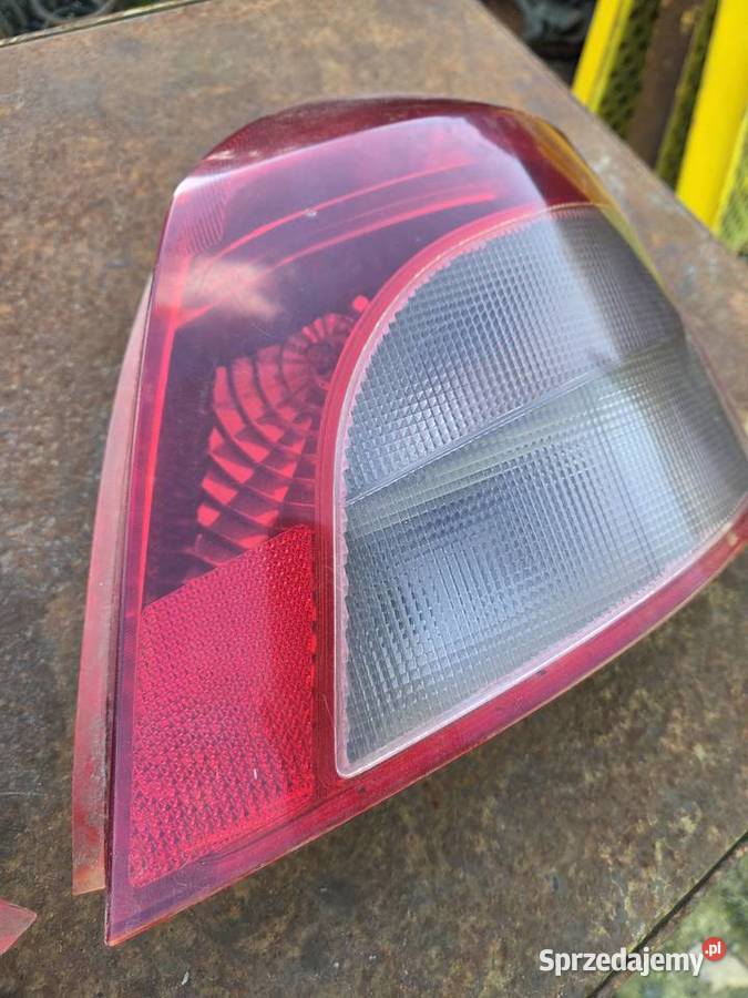 Lampy tylne Toyota Yaris 2 Łagów