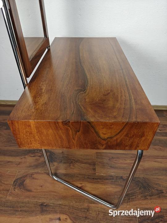 Autorski projekt toaletki inspirowany stylem Warszawa