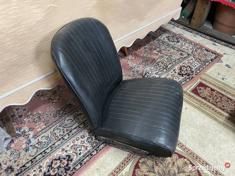 Fotel czarny skaj Fiat 126p maluch Strzegom