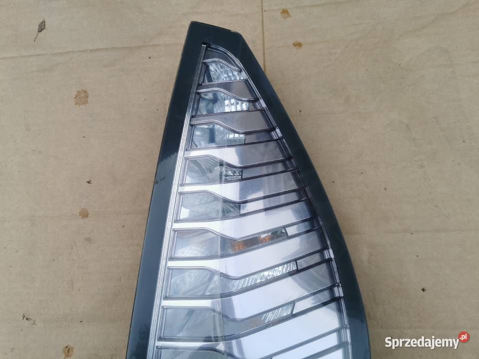 Lampa tył tylnia Scenic 3 III lift prawa osobowe Sieraków