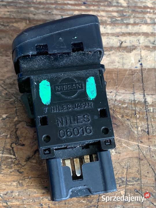 Włącznik świateł awaryjnych Nissan 8pin Margonin