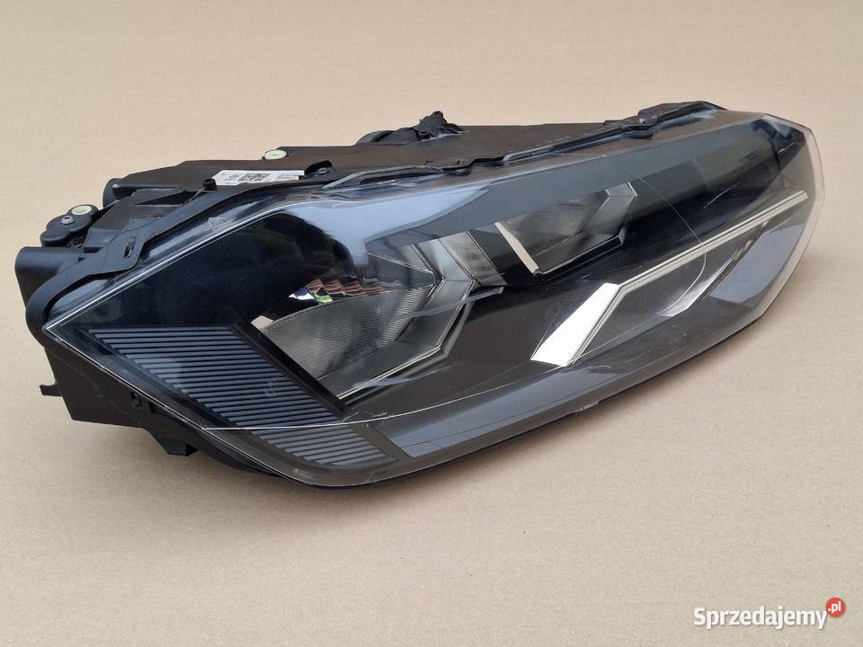 VW POLO VI 6 2G REFLEKTOR PRAWY LAMPA PRAWA H7 Bieleń sprzedam