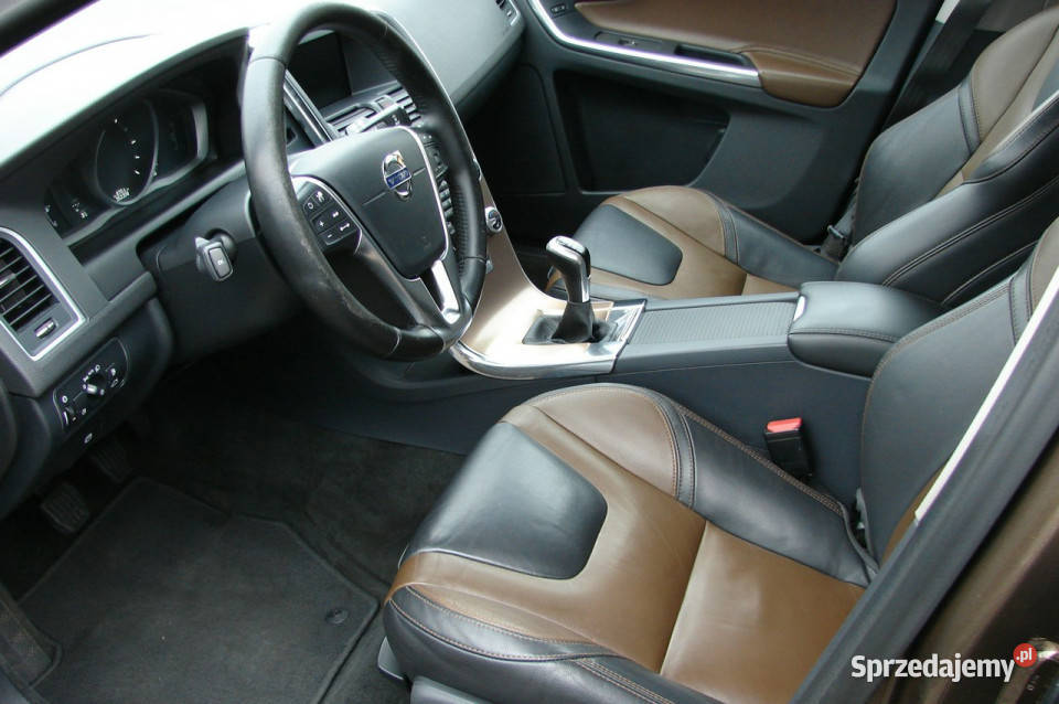 Volvo XC 60 20 D 150 Ful II 2017 elektrochrom. lusterka boczne