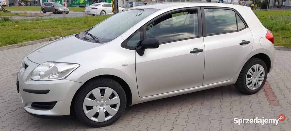 Toyota Auris 16 VVTI Benzyna Auris Gostynin