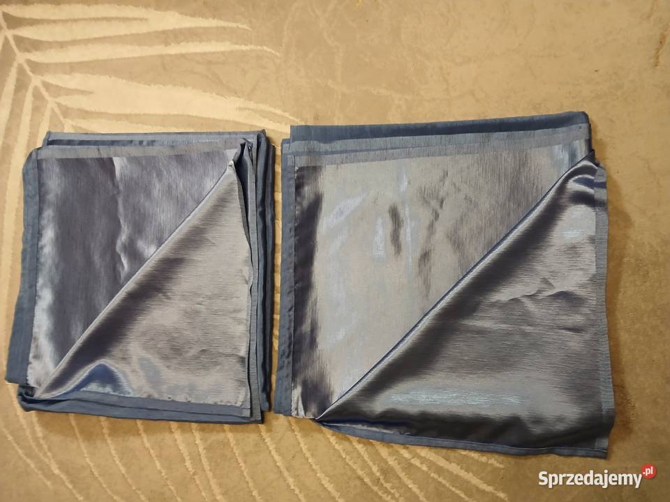 Zasłonki w kolorze musztardowym i błękitne z