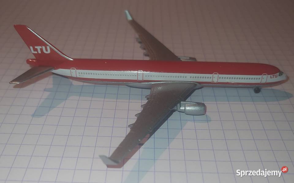 Model samolotu Airbus A 330 firmy SCHABAK Gdańsk