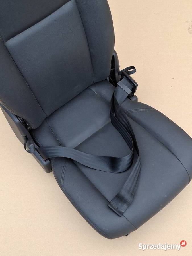 SCANIA FOTEL TRZECI PODŁOKIETNIK STOLIK SKŁADANY sprzedam