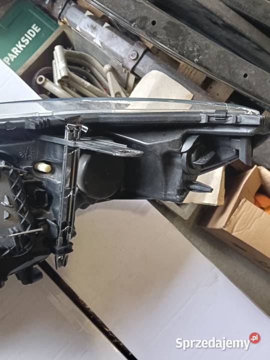 Reflektor lampa przód Megan 3 lift Lampy przednie