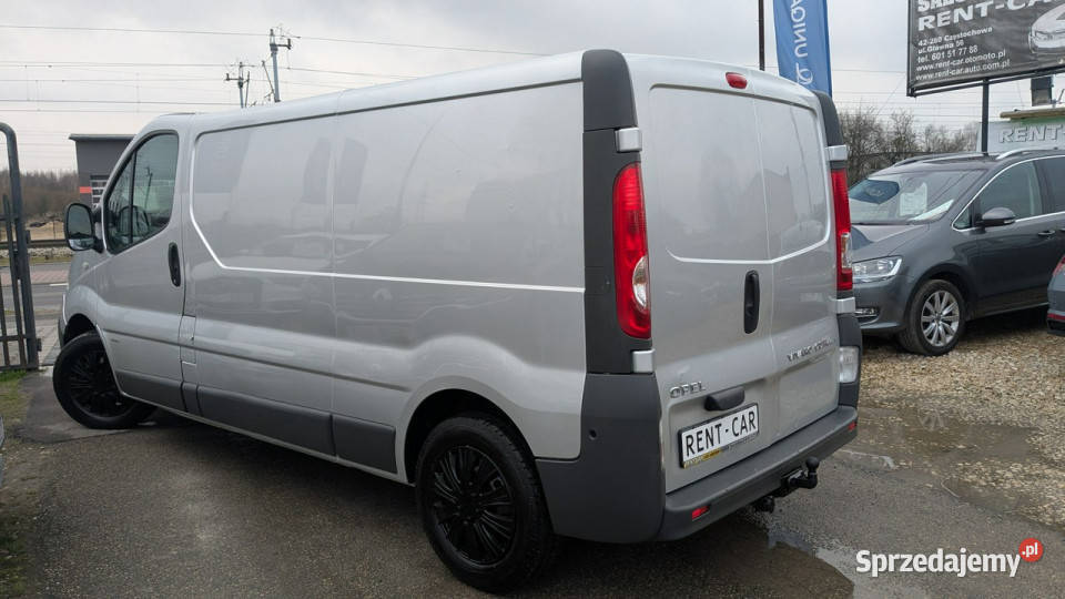 Opel Vivaro Long 20D115 Ciężarowy 3Osoby światła przeciwmgłowe