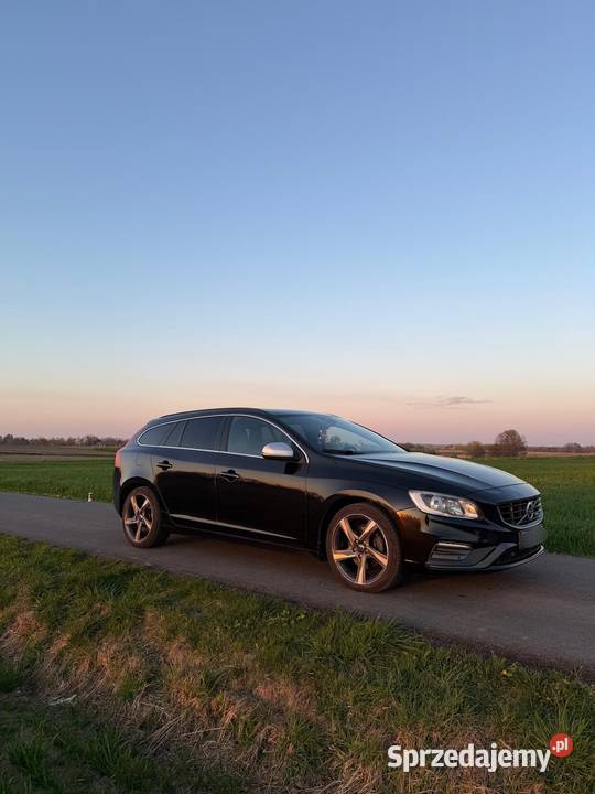Volvo V60 D4 RDesign 181 Automat Szyberdach diesel Łańcut