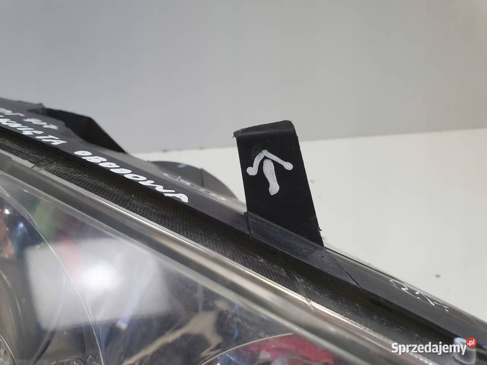 LAMPA PRAWA Peugeot 307 0105 PRZEDNIA prawy Rudka