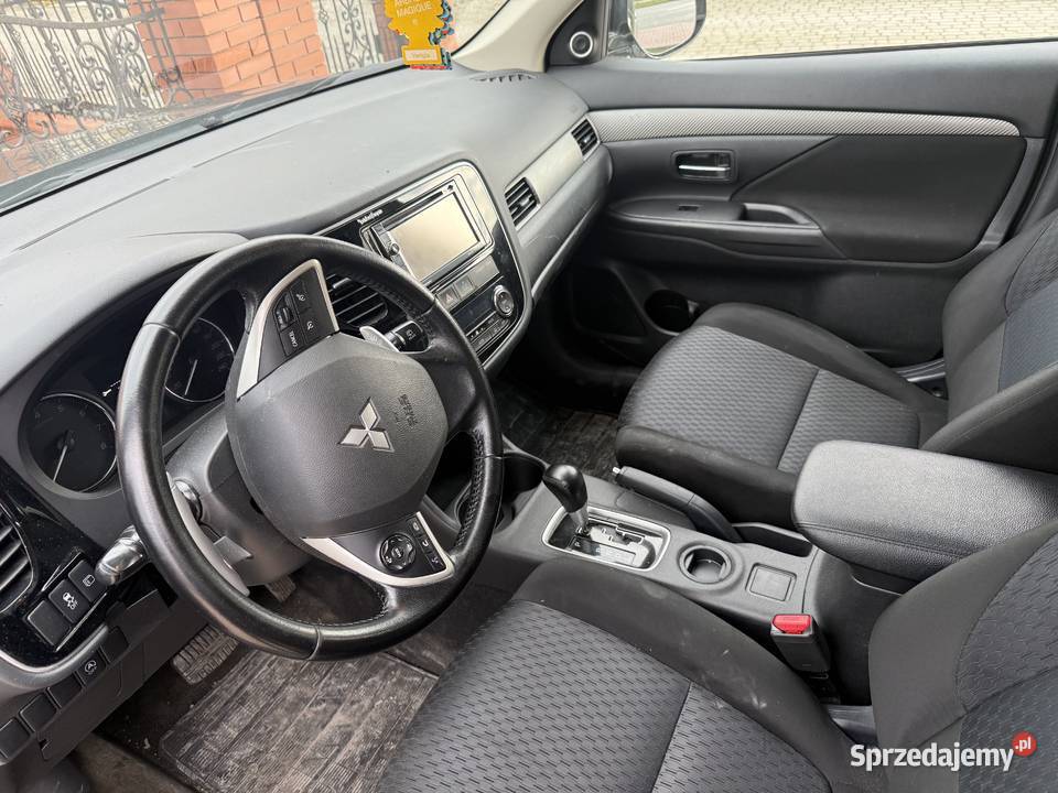 Mitsubishi Outlander 3 20 benzyna 2014 7 osobowy Iwaniska