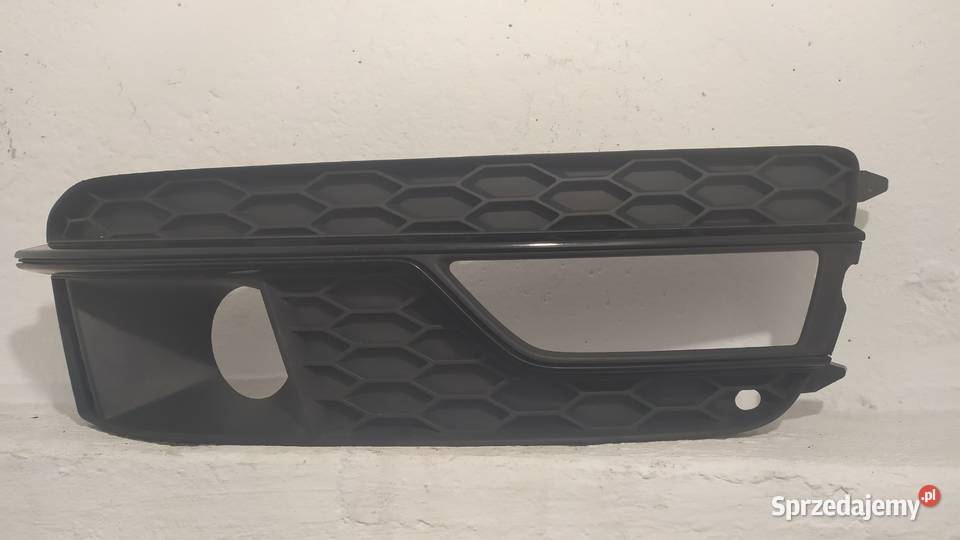 Kratka Audi A5 SLine w zderzak pod halogen
